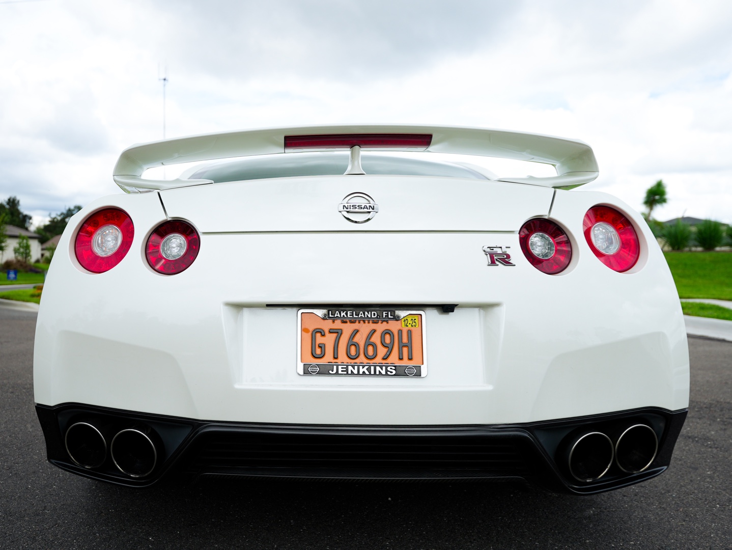 2013 Nissan R35 GTR - Secondary View