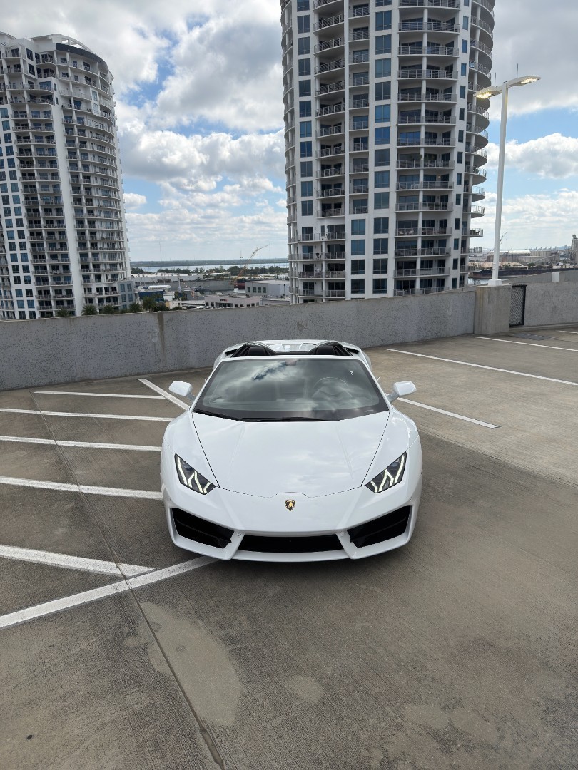 2018 Lamborghini Huracan Spyder - Secondary View